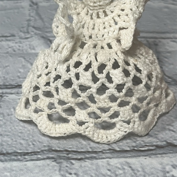 Vintage Crocheted Starched Ivory Angel 3” Table Top decor - Picture 4 of 8
